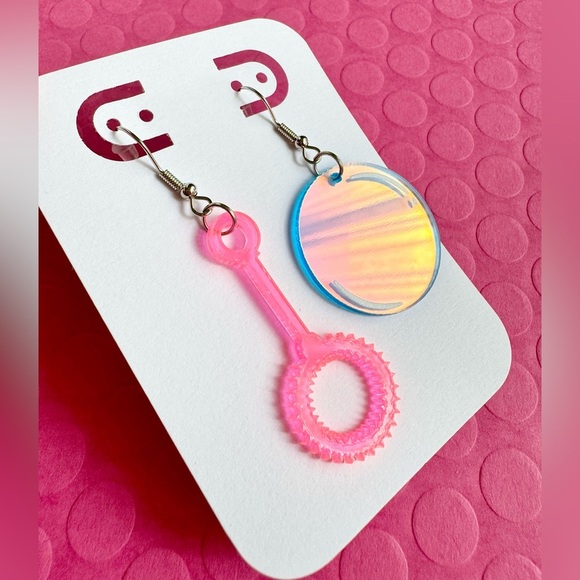 New Neon Pink Bubbles Wand & Iridescent Bubble Funky Retro 80s Vibe Earrings - Picture 1 of 5